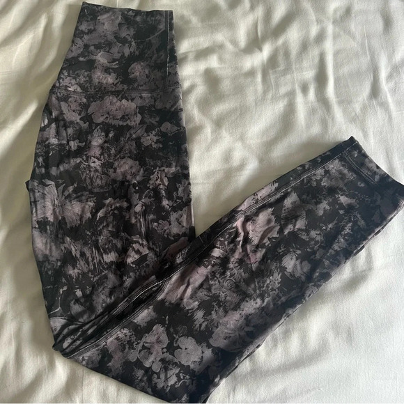1 🆕 WOT Lululemon Align Pant Floral Illusion 25” - Picture 1 of 5